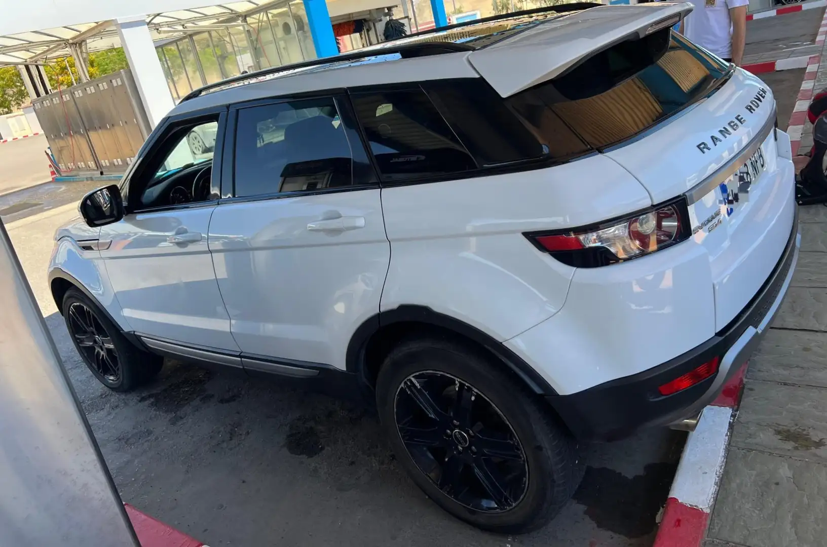 Land Rover Range Rover Evoque 2.2L SD4 Pure 4x4 190 - 2