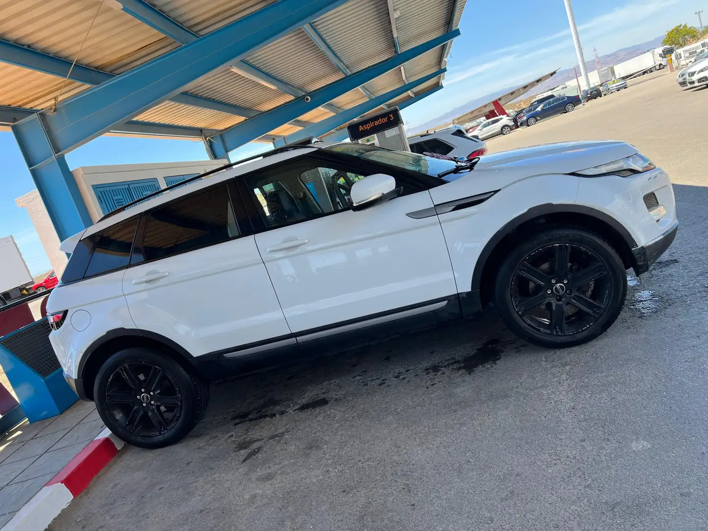 Land Rover Range Rover Evoque 2.2L SD4 Pure 4x4 190 - 1