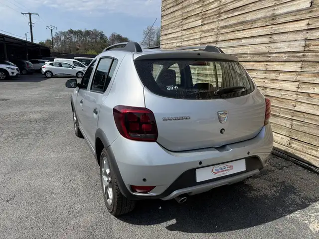 Dacia Sandero view 3