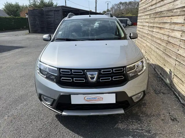 Dacia Sandero view 10
