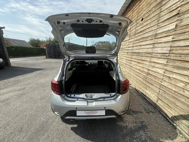 Dacia Sandero view 5