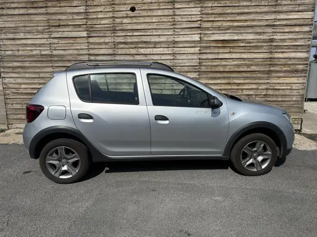Dacia Sandero view 8