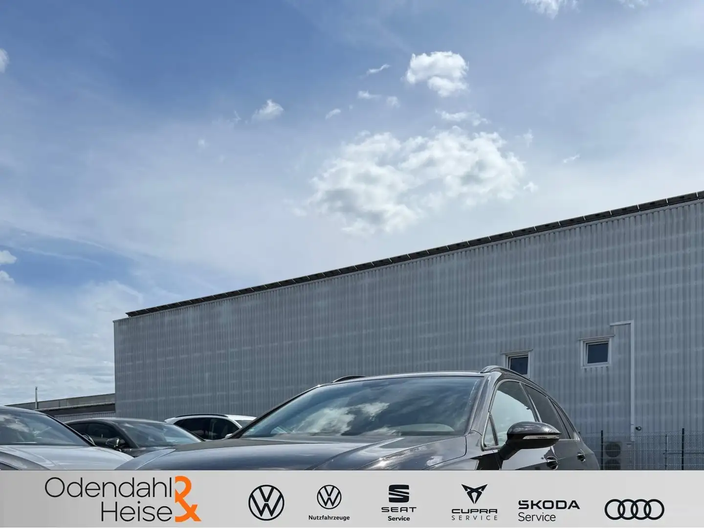 Volkswagen Golf Variant Life 1.5 eTSI DSG Navi Schwarz - 1