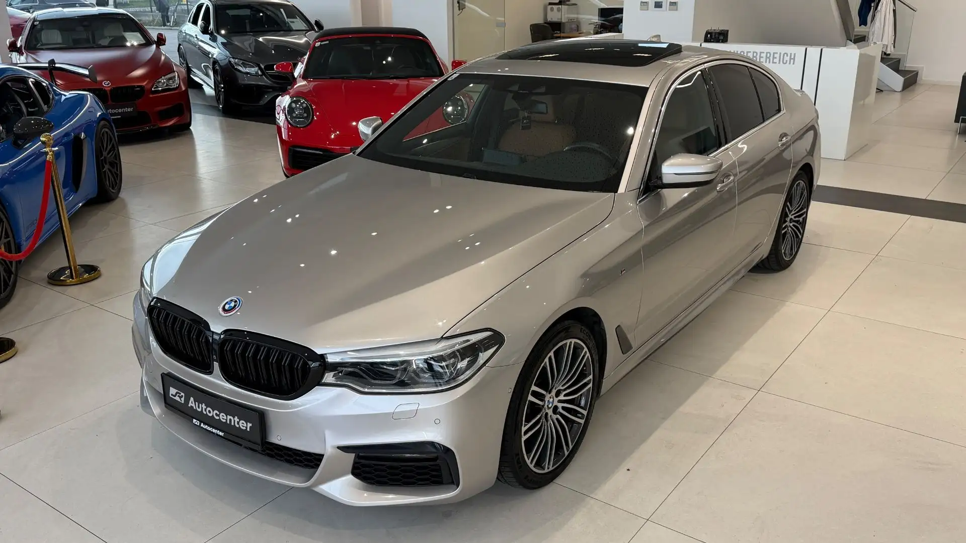 BMW 530 5er-Reihe Diesel Allrad (G30)  xDrive Aut. Silber - 2