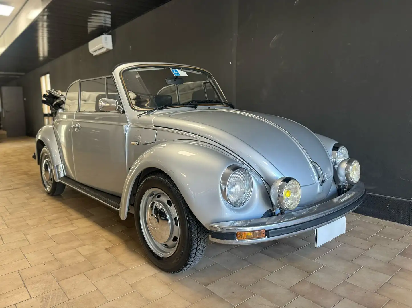 Volkswagen Maggiolino Volkswagen Maggiolino Cabrio 1.2 benzina Silver - 1