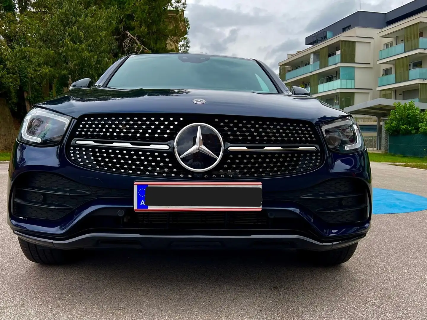 Mercedes-Benz GLC 300 GLC 300 e PHEV Coupé 4Matic,AMGLine,VOLL Blau - 1