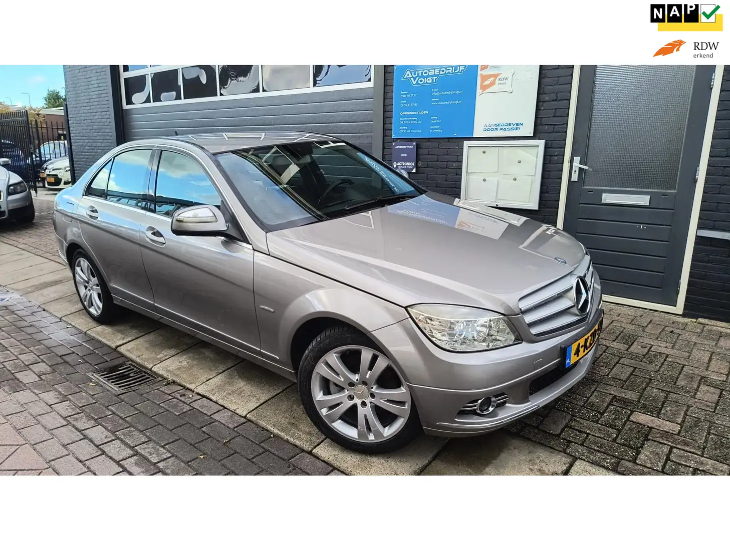 Mercedes-Benz C 200 K Grote beurt APK Nette auto Grijs - 1