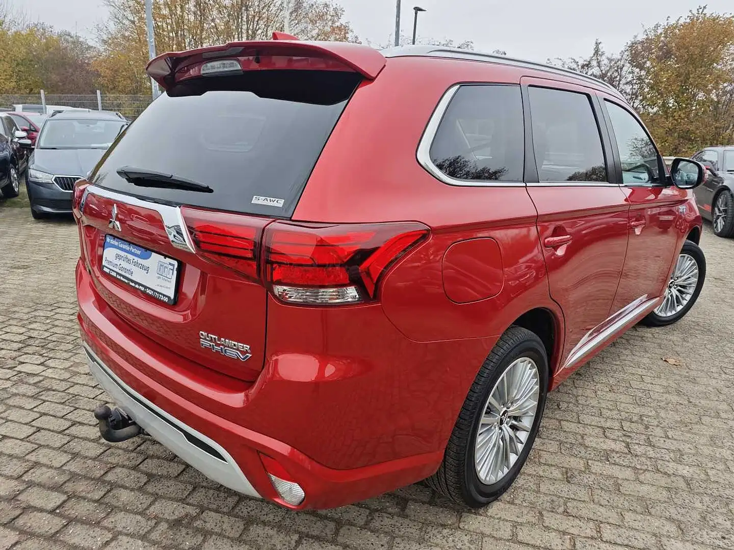 Mitsubishi Outlander Plug-In Hybrid 2.4 4WD Diamant+ Rot - 2