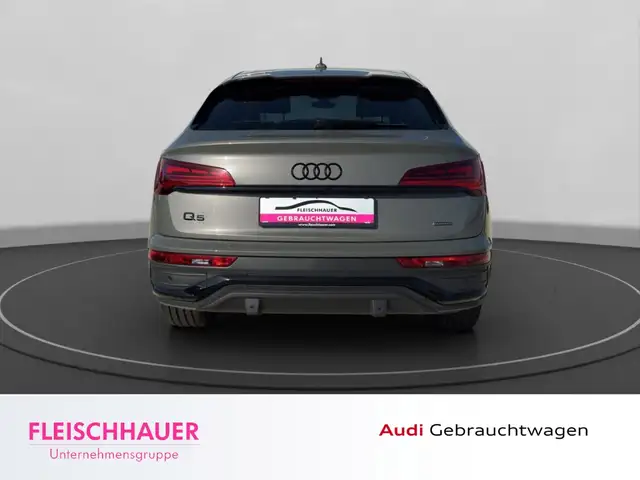 Audi Q5 view 6