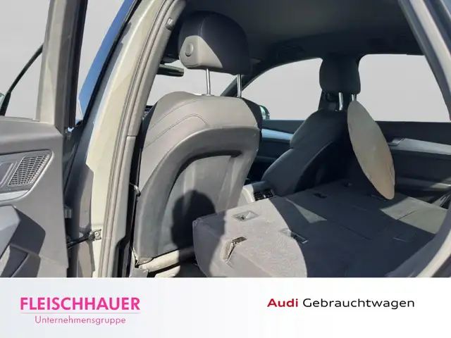 Audi Q5 view 14