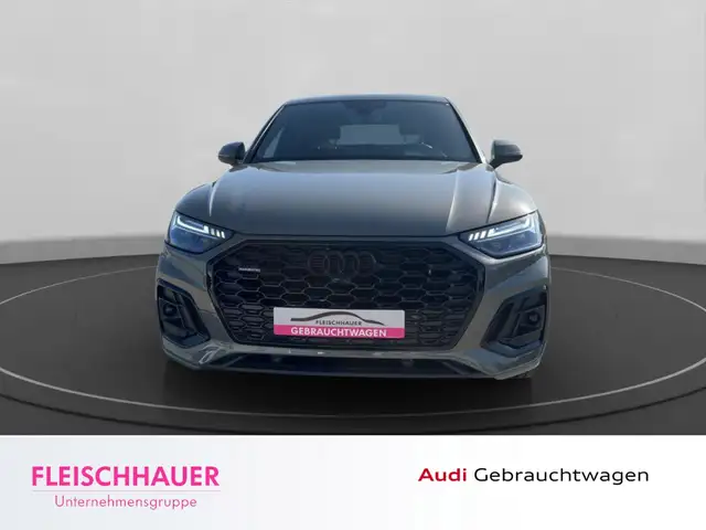 Audi Q5 view 2
