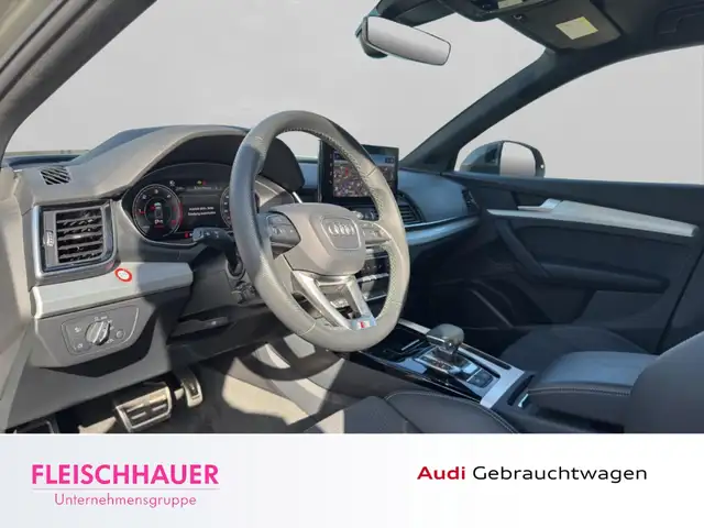 Audi Q5 view 10