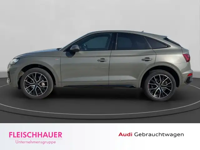 Audi Q5 view 3