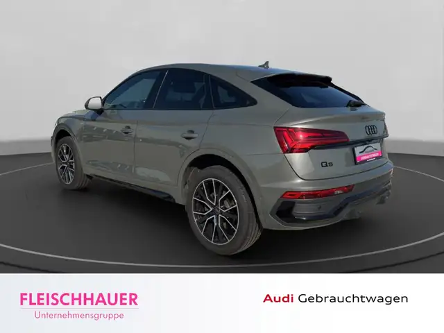 Audi Q5 view 5