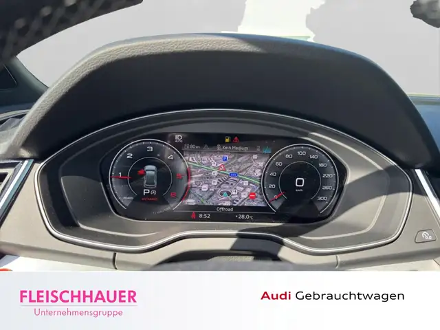 Audi Q5 view 12