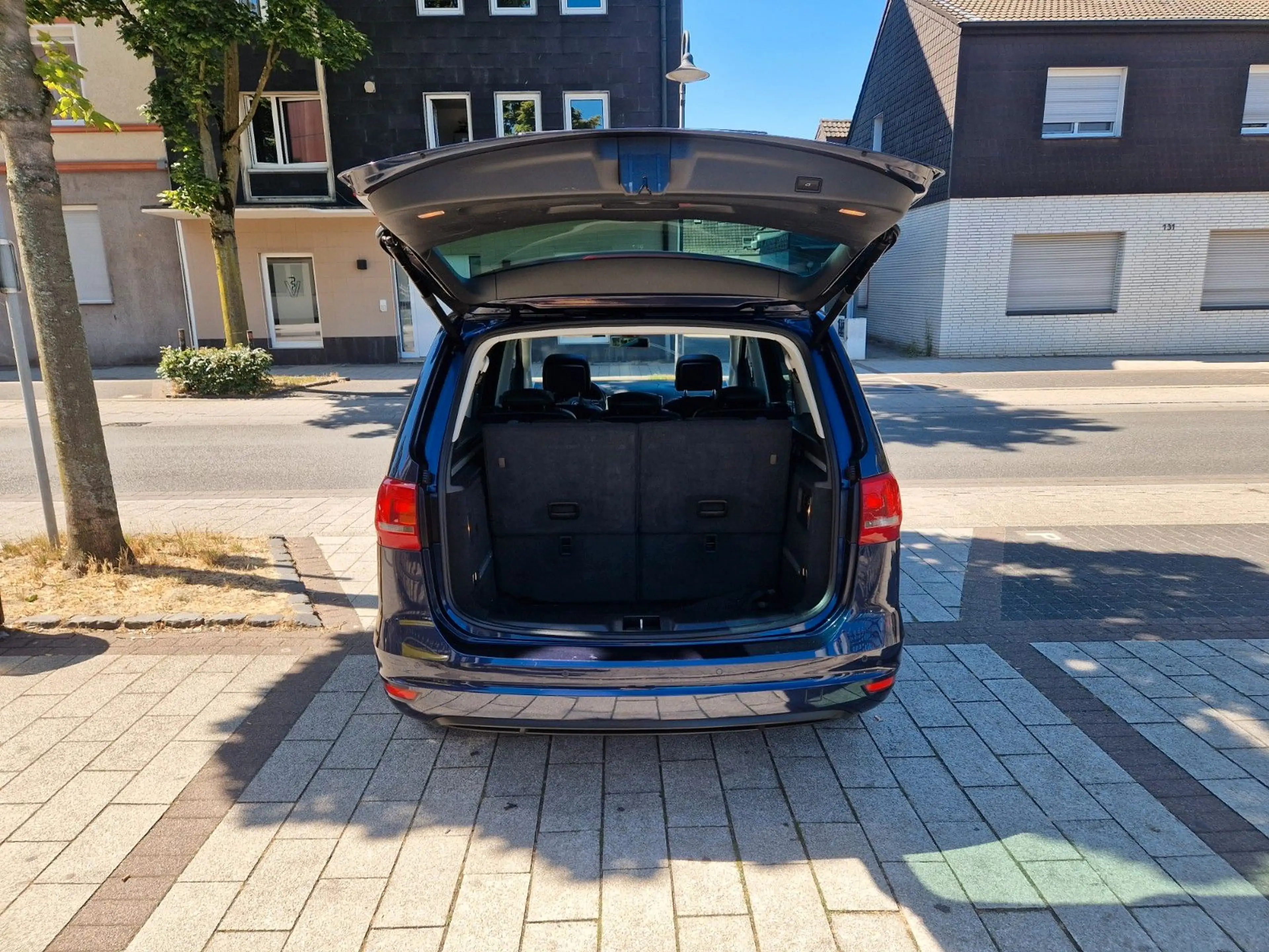 Volkswagen Sharan Highline BMT *2.Hand*7-Sitzer*LED*Leder* — photo 10
