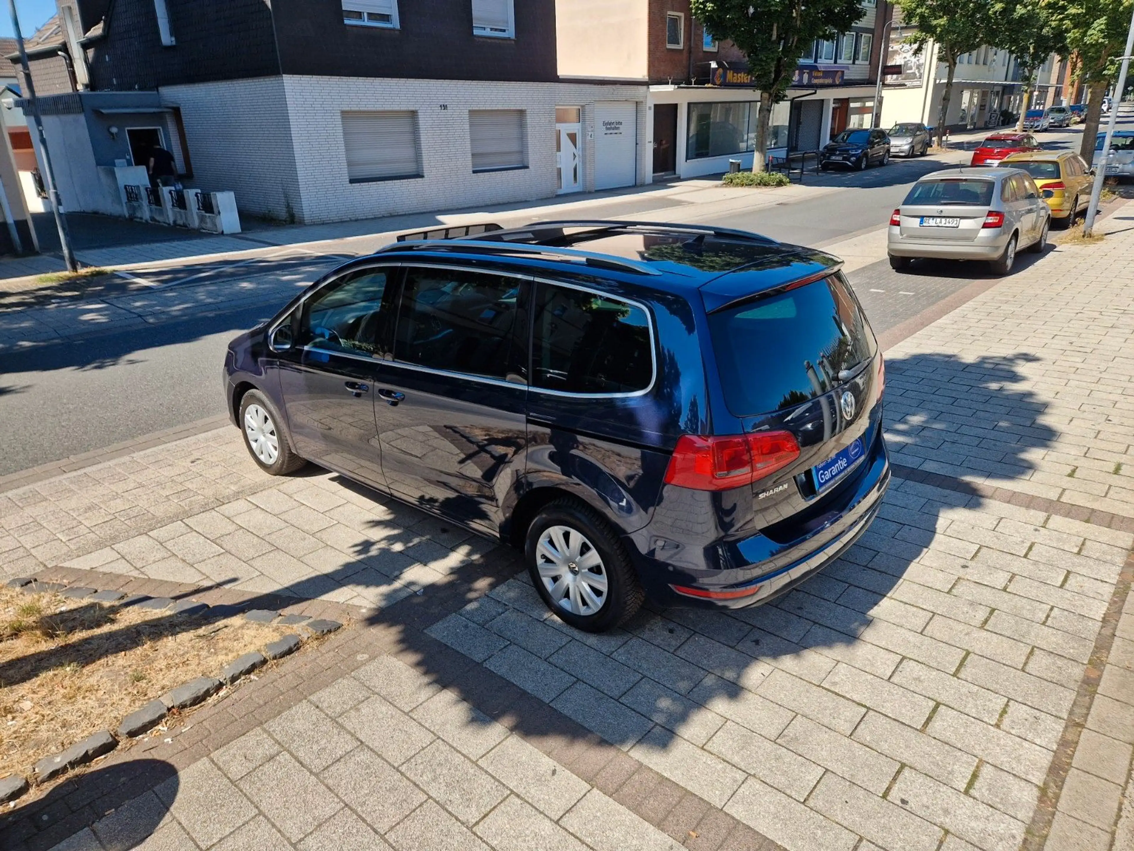 Volkswagen Sharan Highline BMT *2.Hand*7-Sitzer*LED*Leder* — photo 9