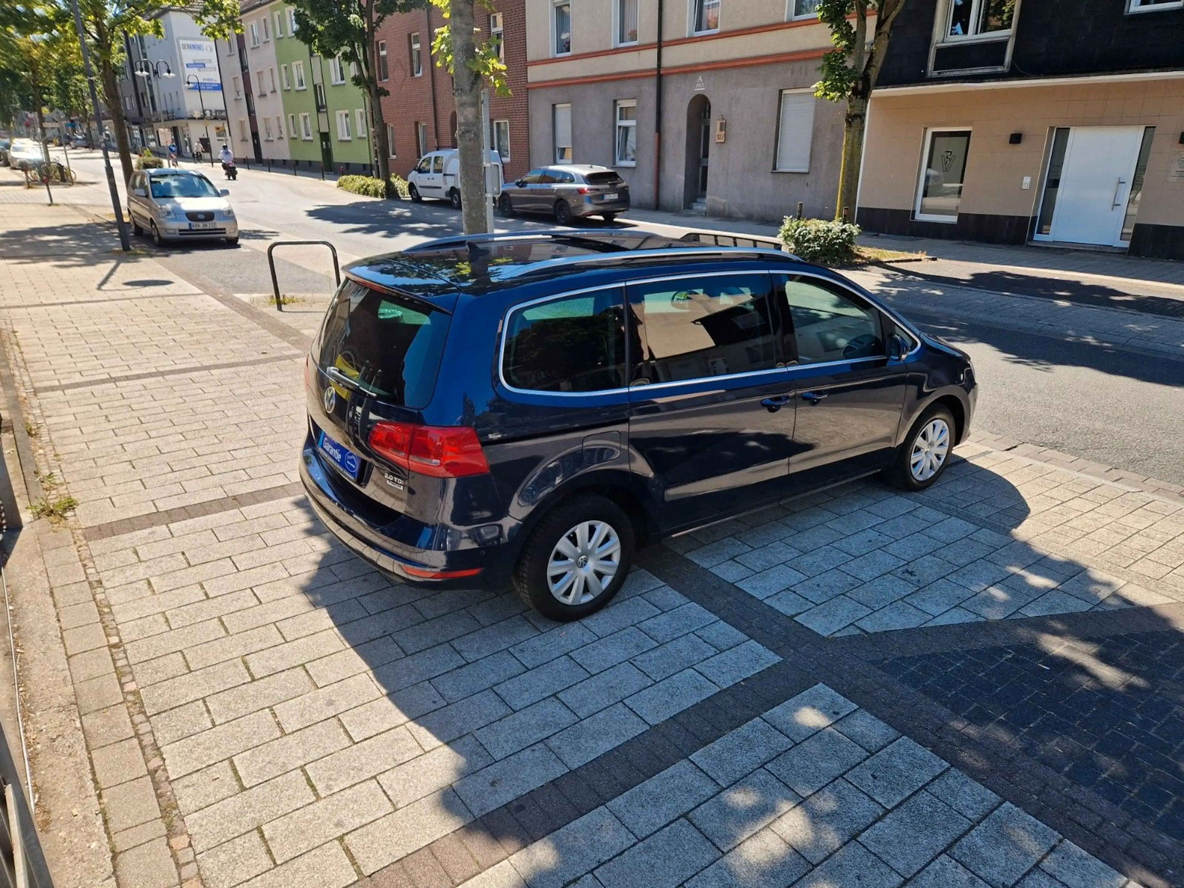 Volkswagen Sharan Highline BMT *2.Hand*7-Sitzer*LED*Leder* — photo 11