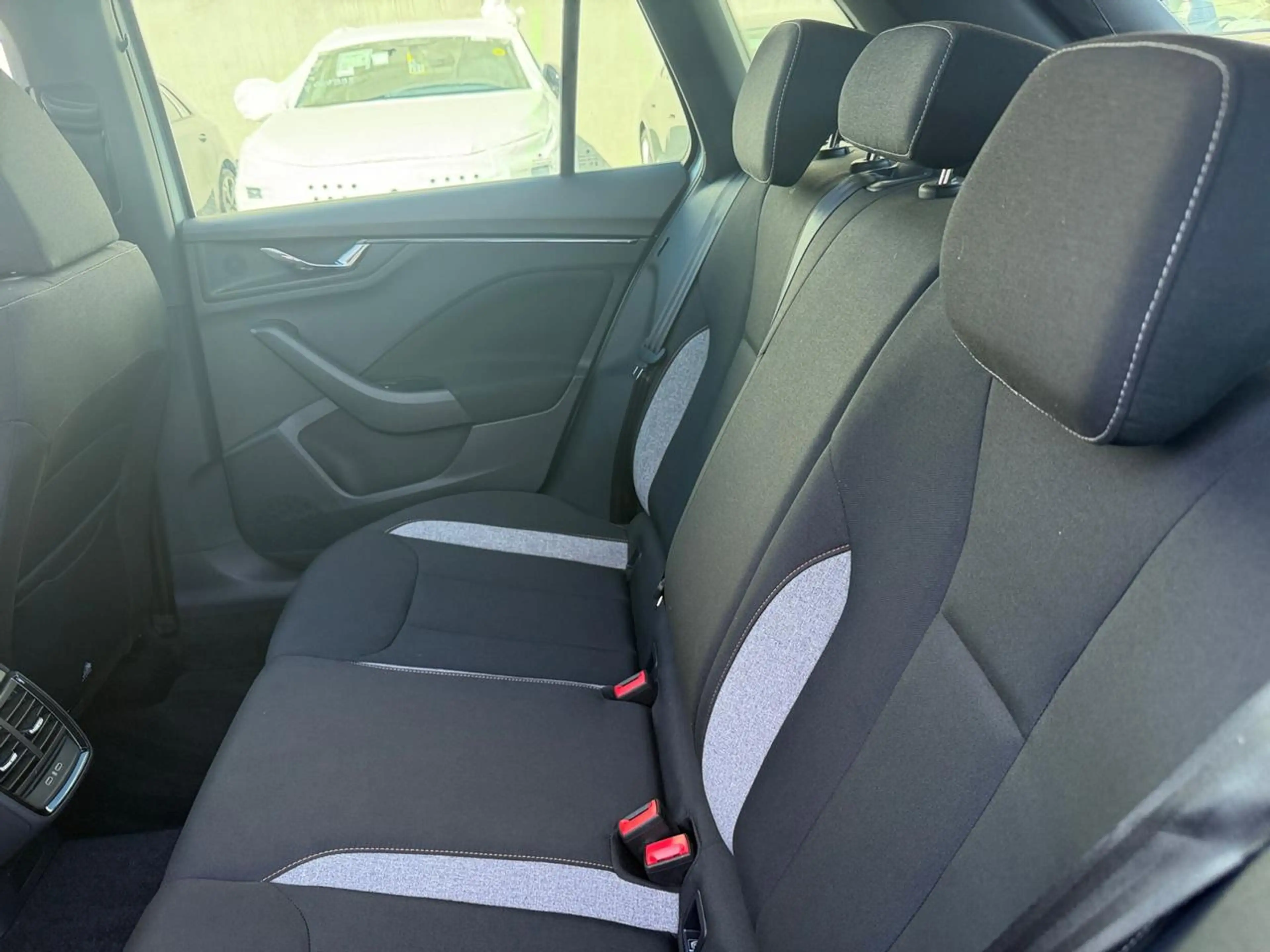 Skoda Kamiq 1.0 TSI Selection — photo 9