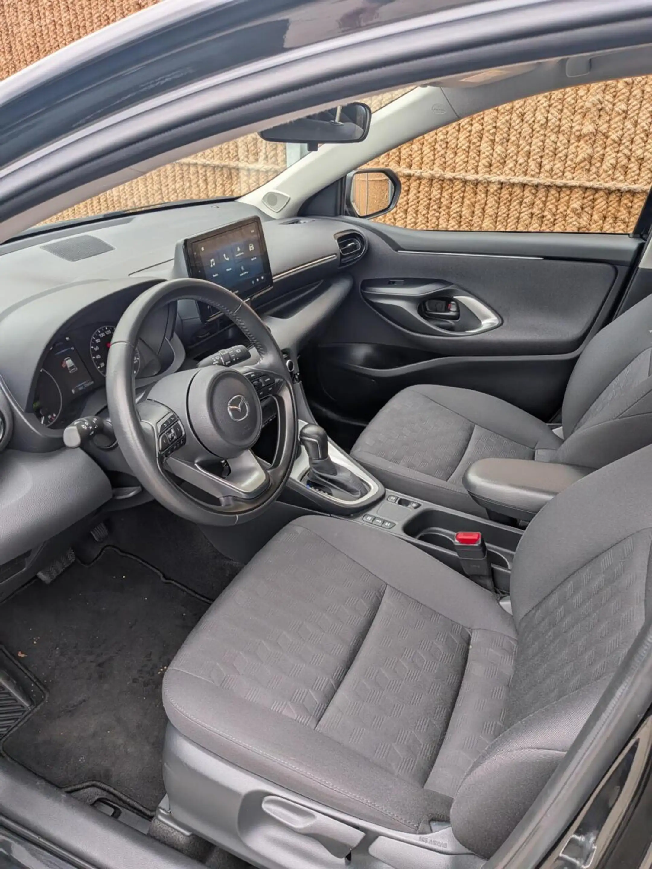 Mazda 2 Hybrid 1.5 Centre-line — photo 4