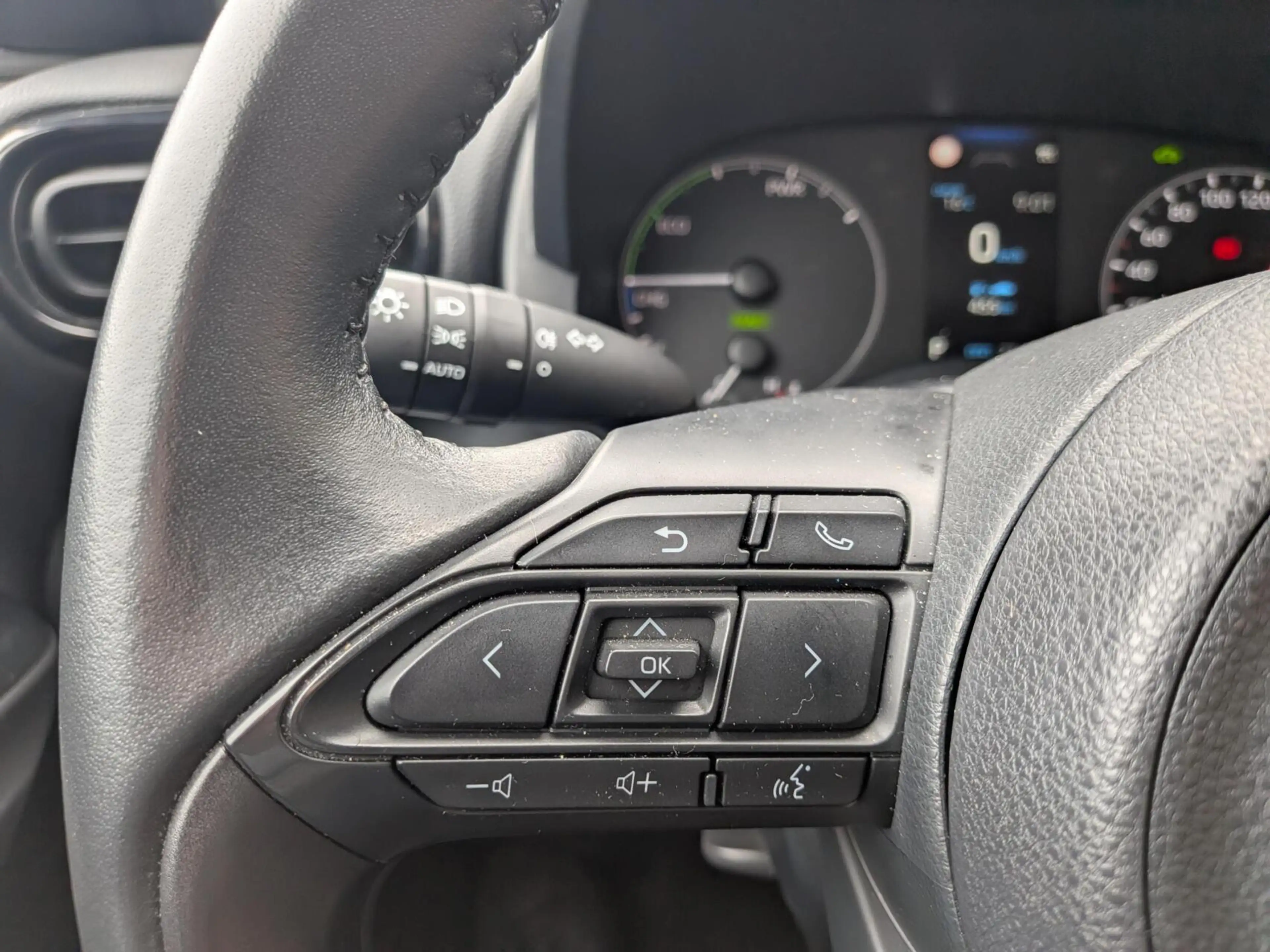 Mazda 2 Hybrid 1.5 Centre-line — photo 15