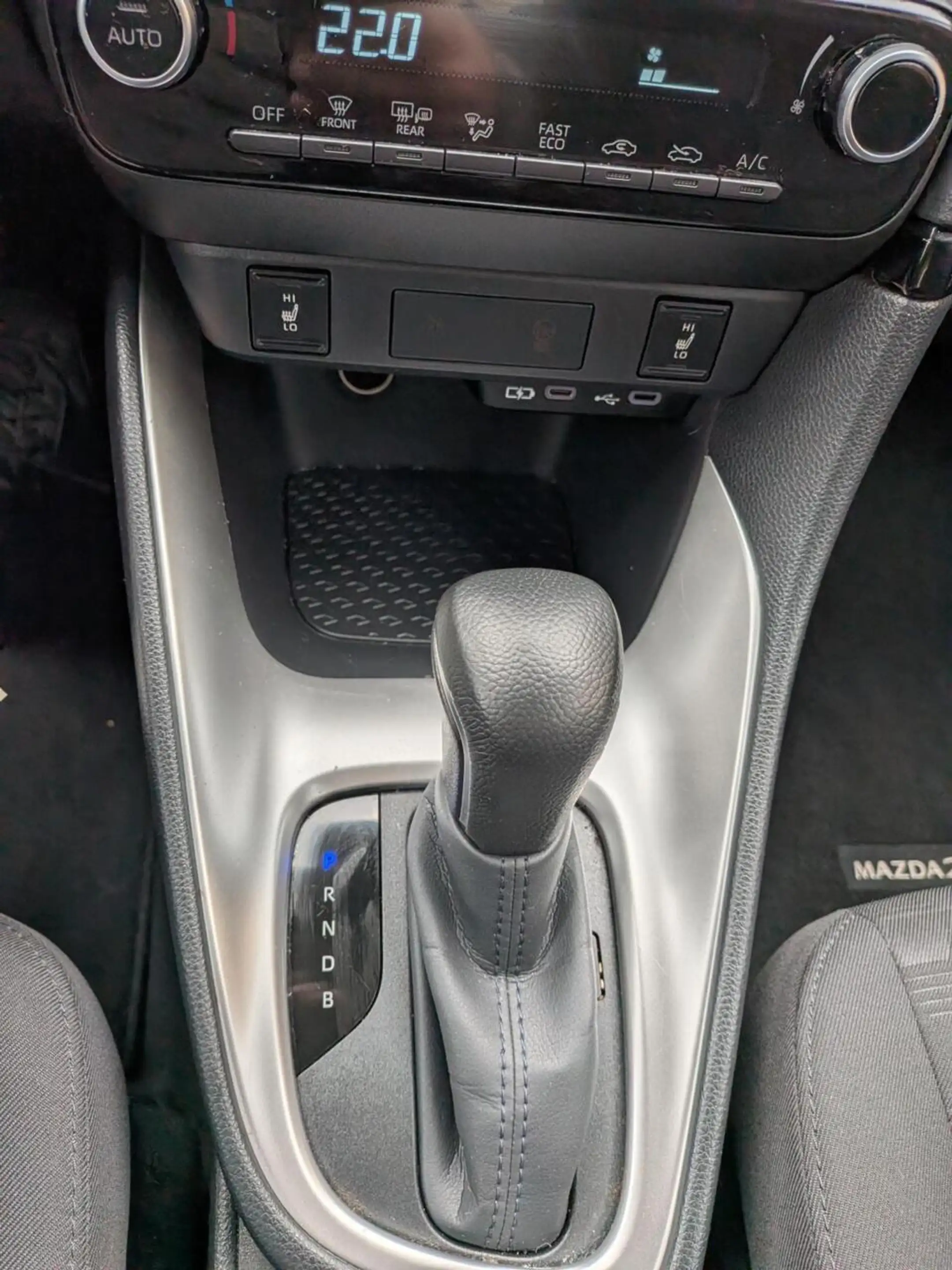Mazda 2 Hybrid 1.5 Centre-line — photo 13