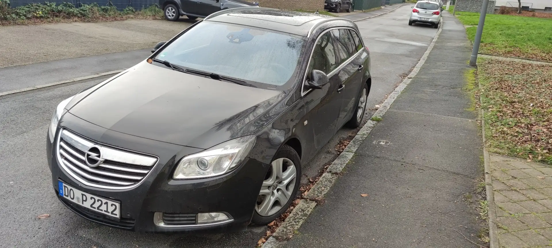 Opel Insignia Sport Schwarz - 2