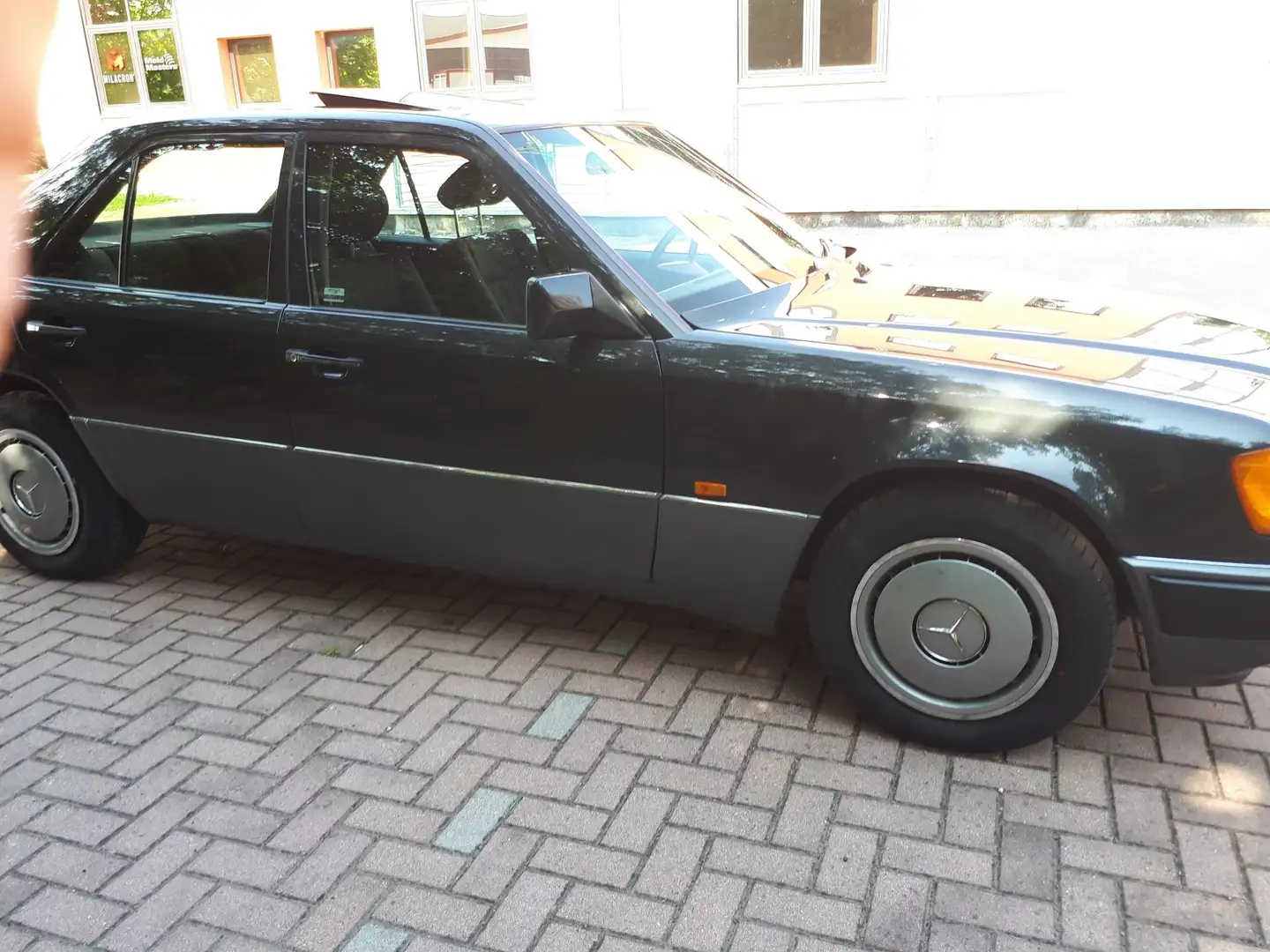 Mercedes-Benz 250 250d - 1