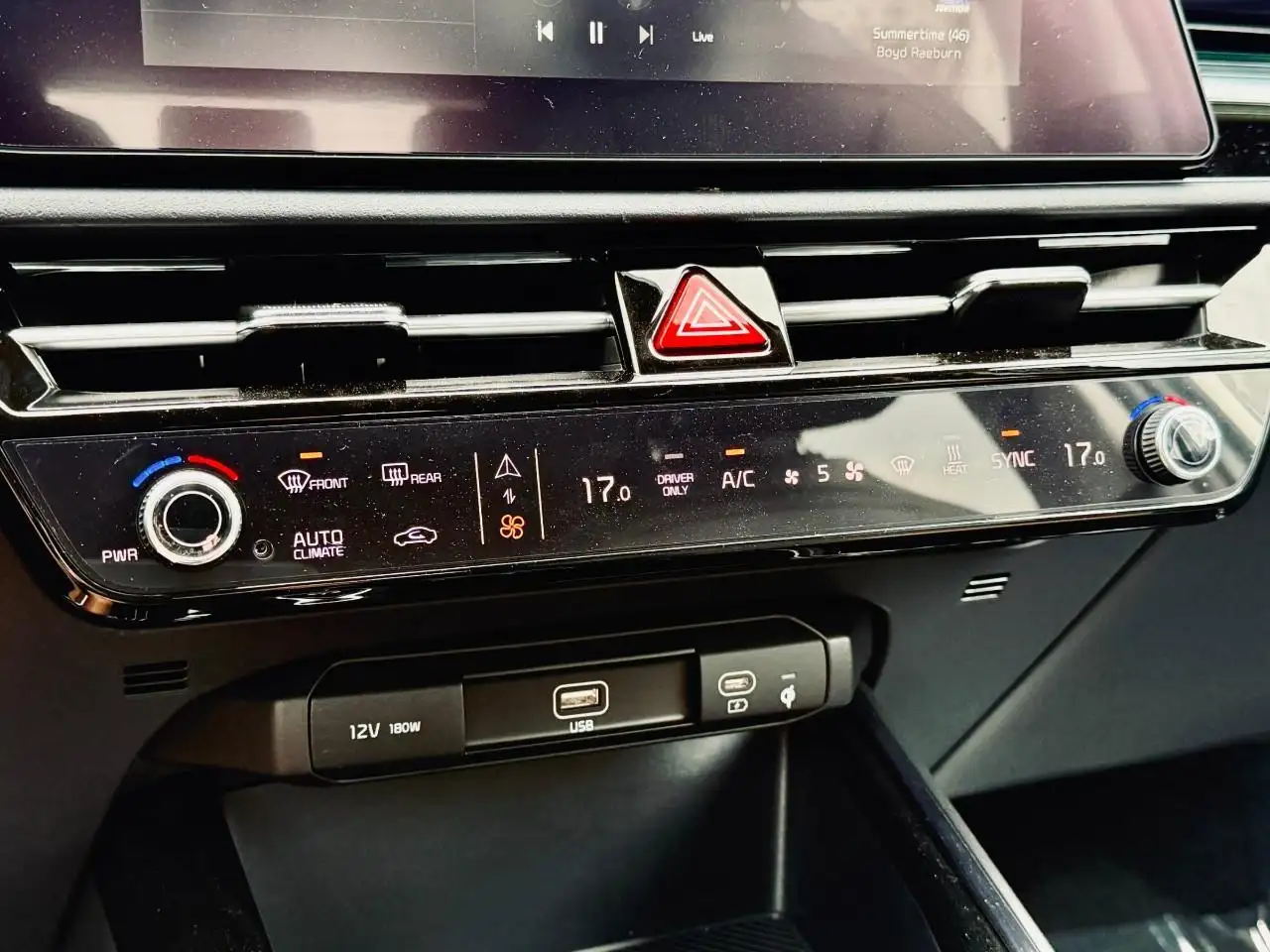 Kia Niro снимка Kia Niro