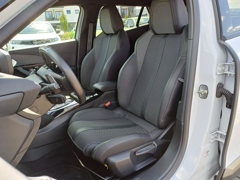 Peugeot 2008 1.2 PureTech 130 GT Tempomat*Kamera*Navi — photo 14