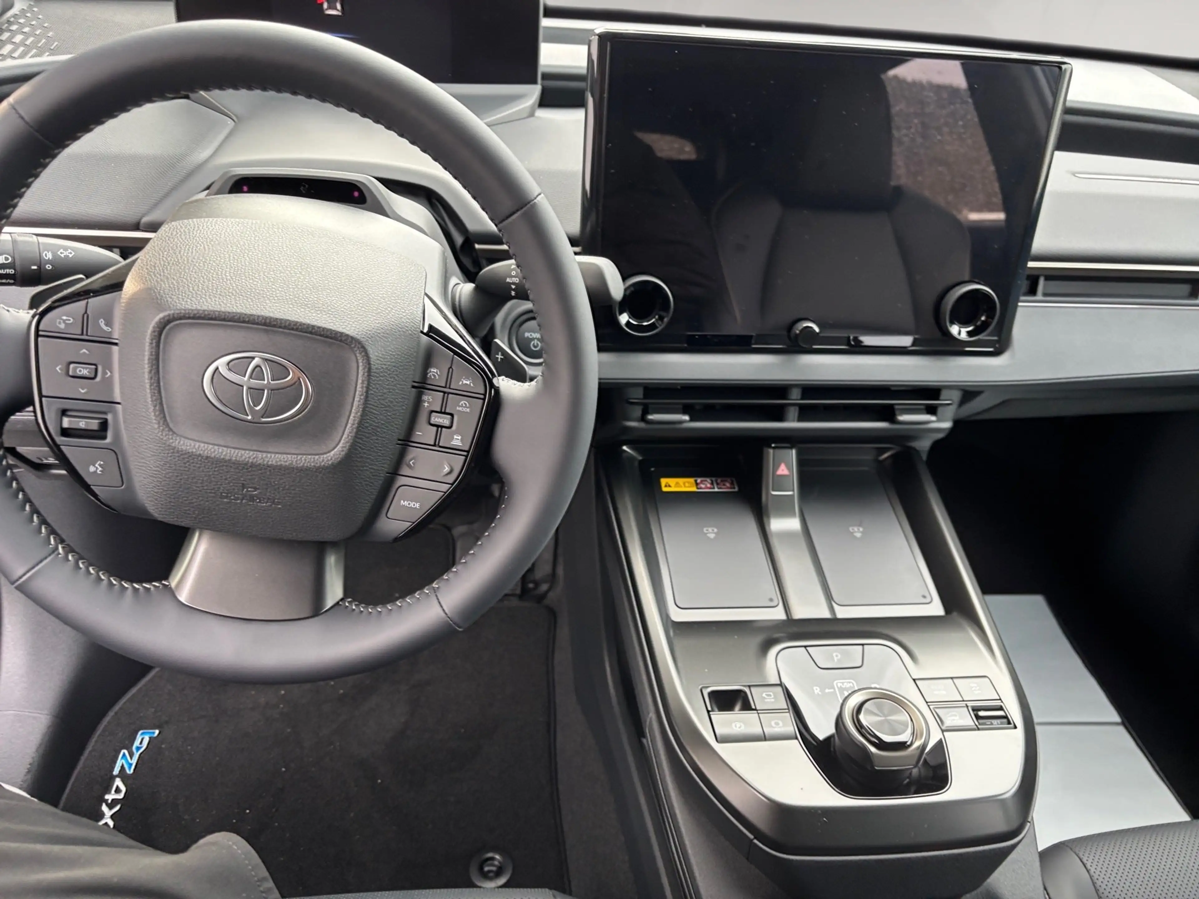 Toyota bZ4X BEV 252kW 4x4 Lounge Sky & Sound AUT — photo 10