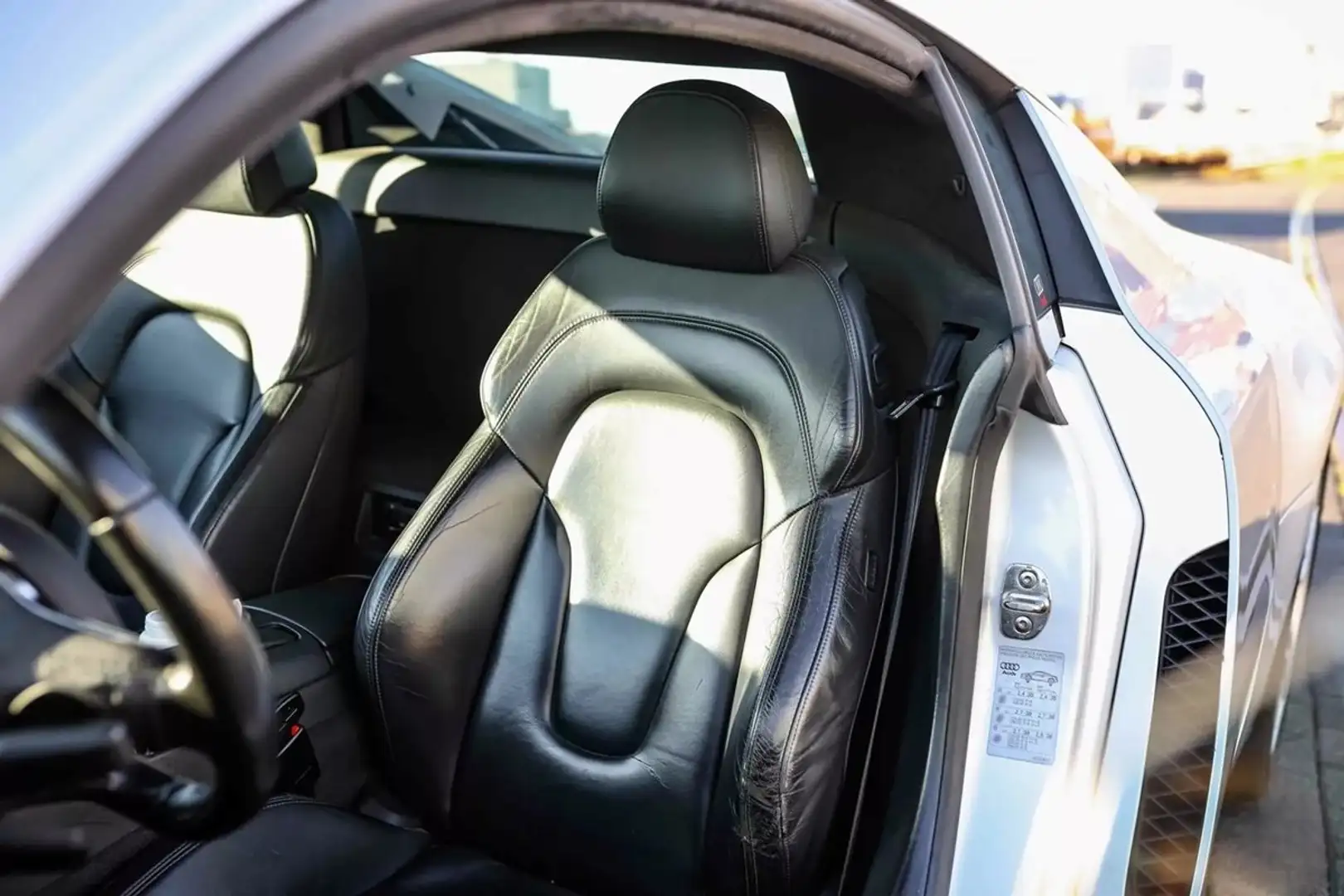 Audi R8 R8 Coupe 4.2 V8 quattro r-tronic Silber! Ezüst - 2