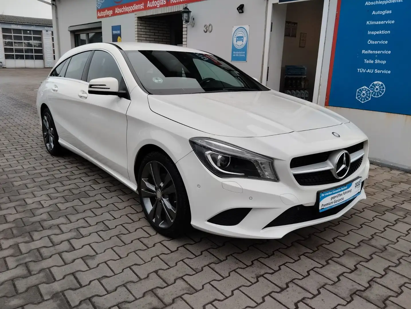 Mercedes-Benz Sonstige CLA 180 Shooting Brake TÜV-AU NEU Weiß - 1