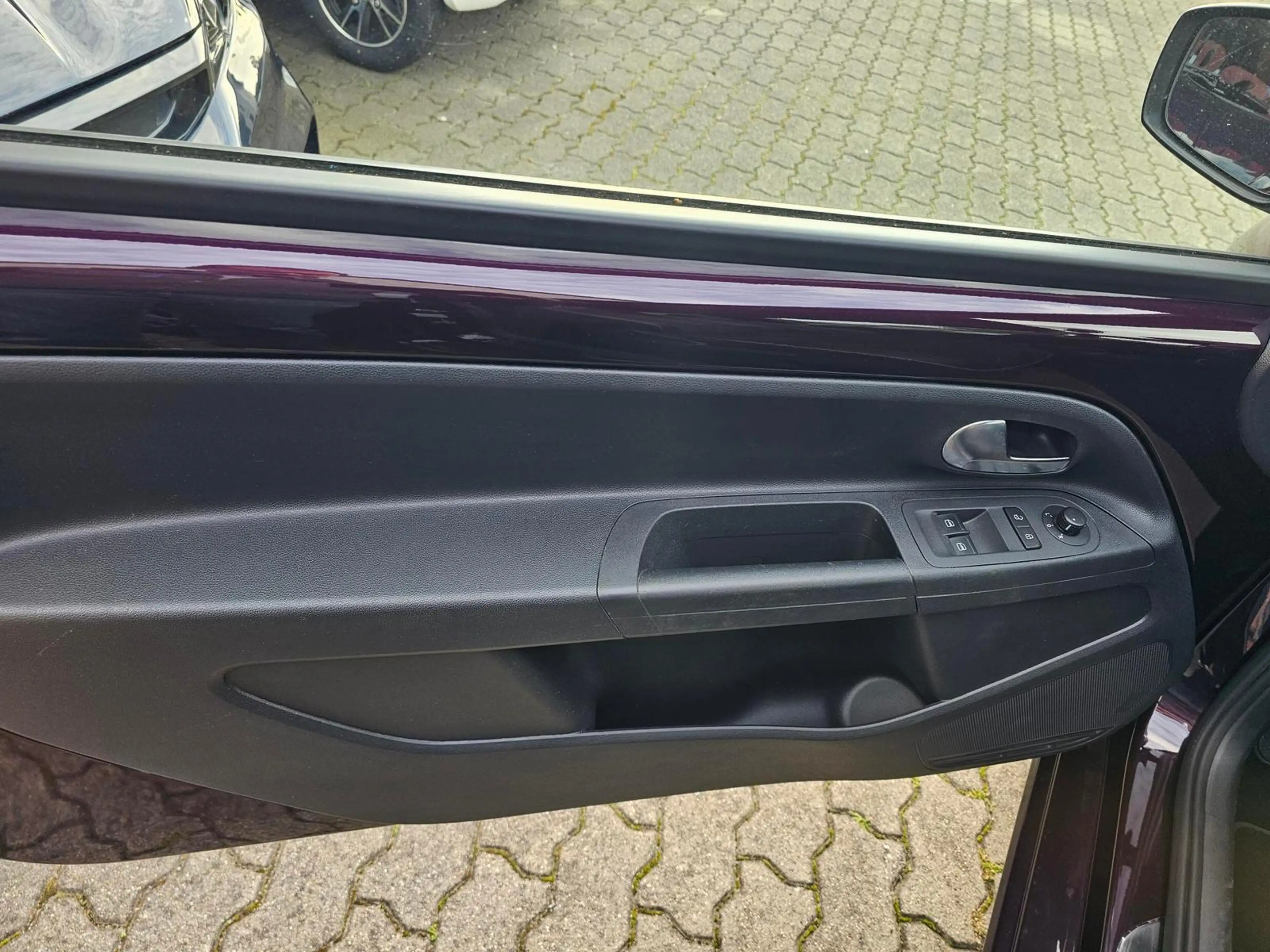 SEAT Mii 1.0 MPI COSMOPOLITAN+DACHKONTRAST+ALCANTARA+ — photo 12