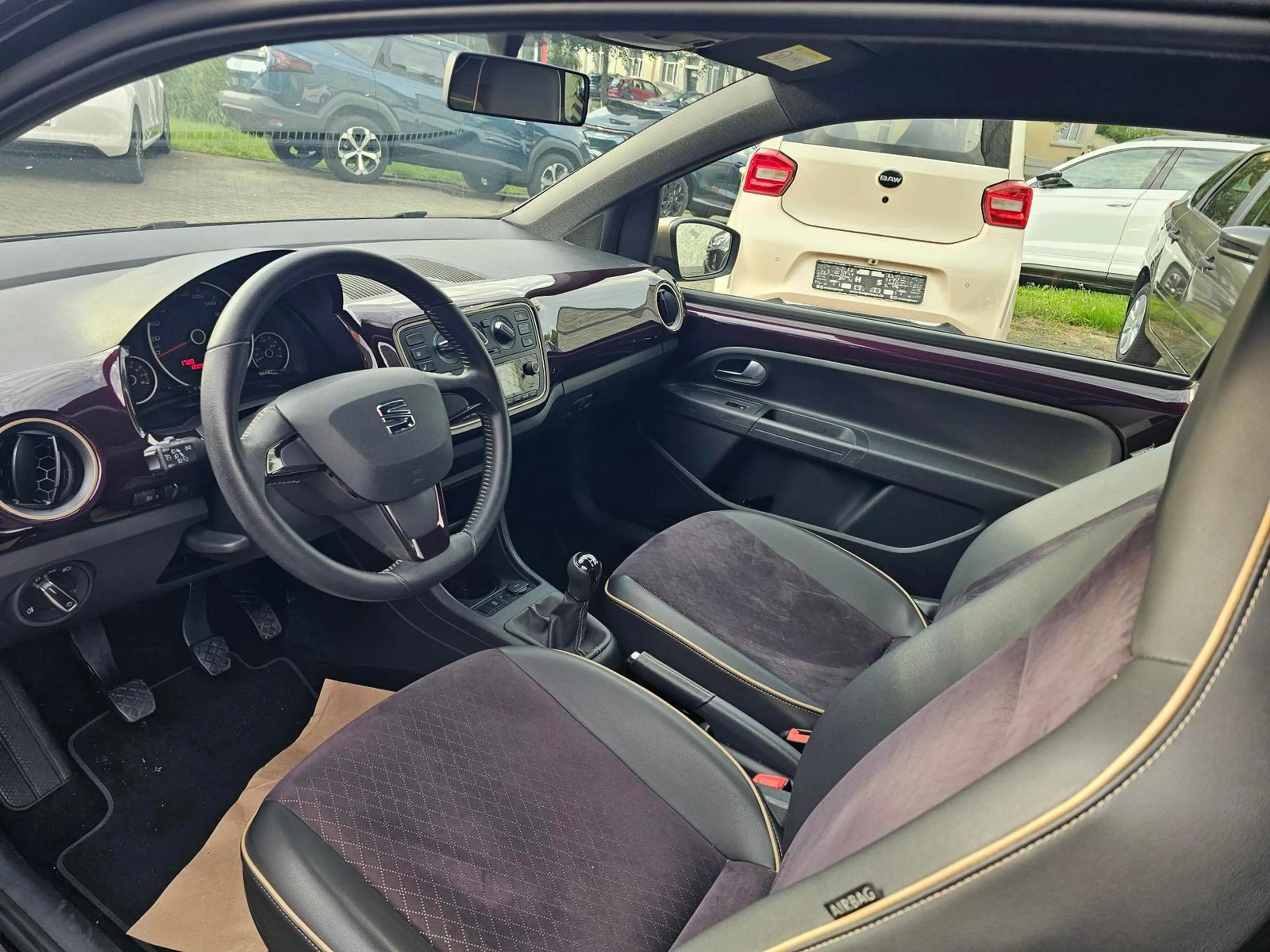 SEAT Mii 1.0 MPI COSMOPOLITAN+DACHKONTRAST+ALCANTARA+ — photo 11