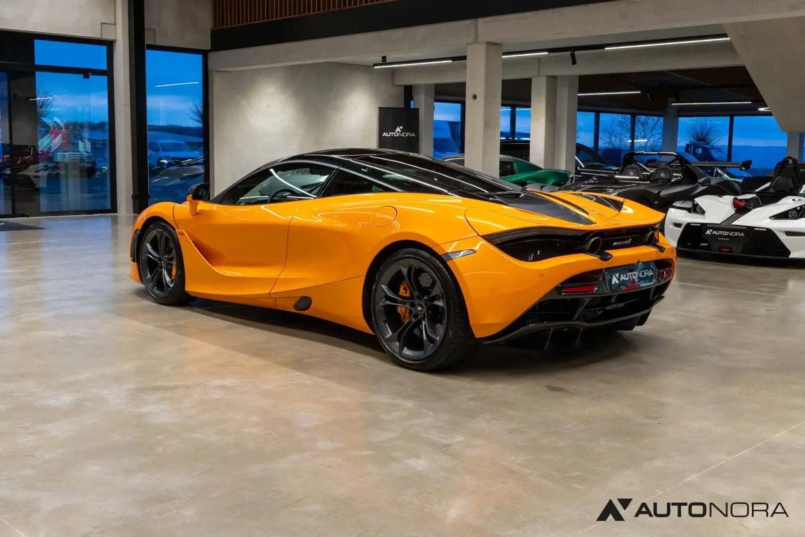 McLaren 720S Performance Orange - 2
