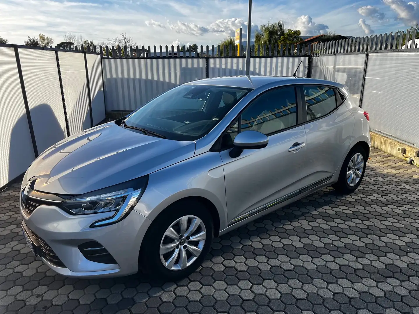 Renault Clio Clio V 2019 1.0 tce Zen 100cv Argento - 1