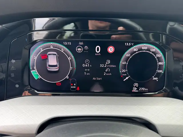Volkswagen Golf view 9