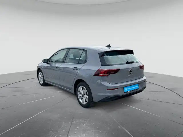 Volkswagen Golf view 3