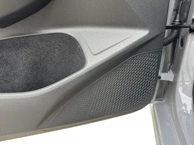Volkswagen Golf view 11