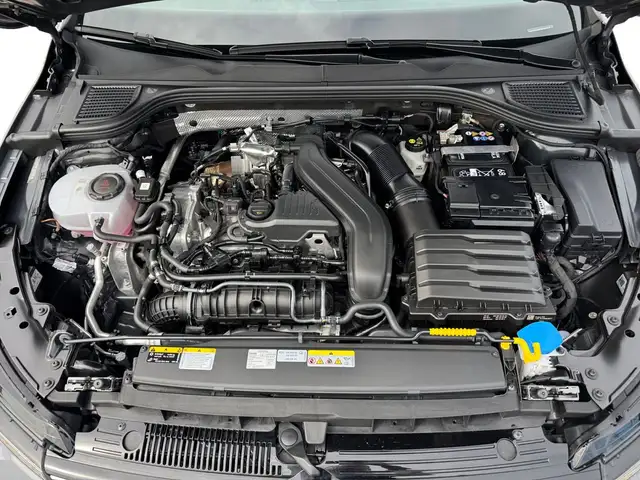 Volkswagen Golf view 12