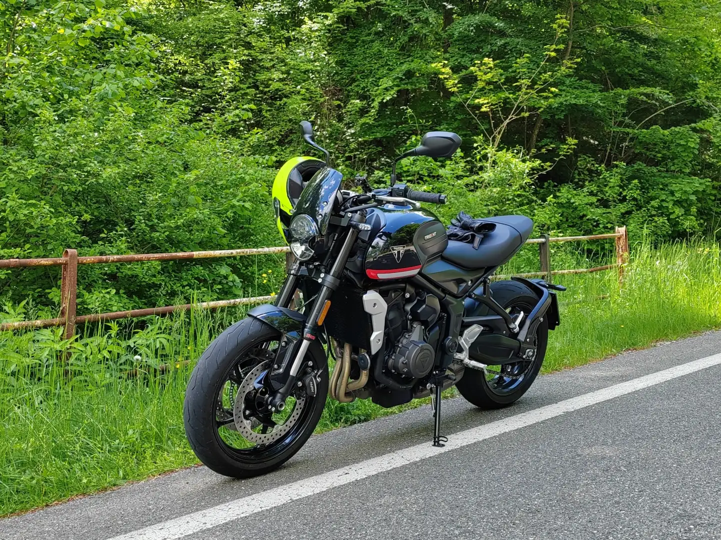 Triumph Trident 660 Nero - 2