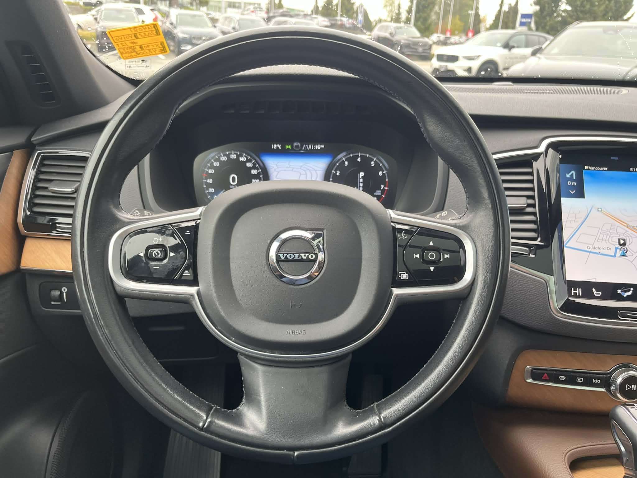 2022 Volvo XC90 T6 AWD Momentum (7-Seat) thumb 18