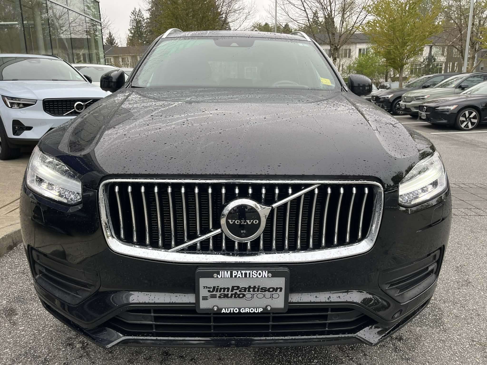 2022 Volvo XC90 T6 AWD Momentum (7-Seat) thumb 8