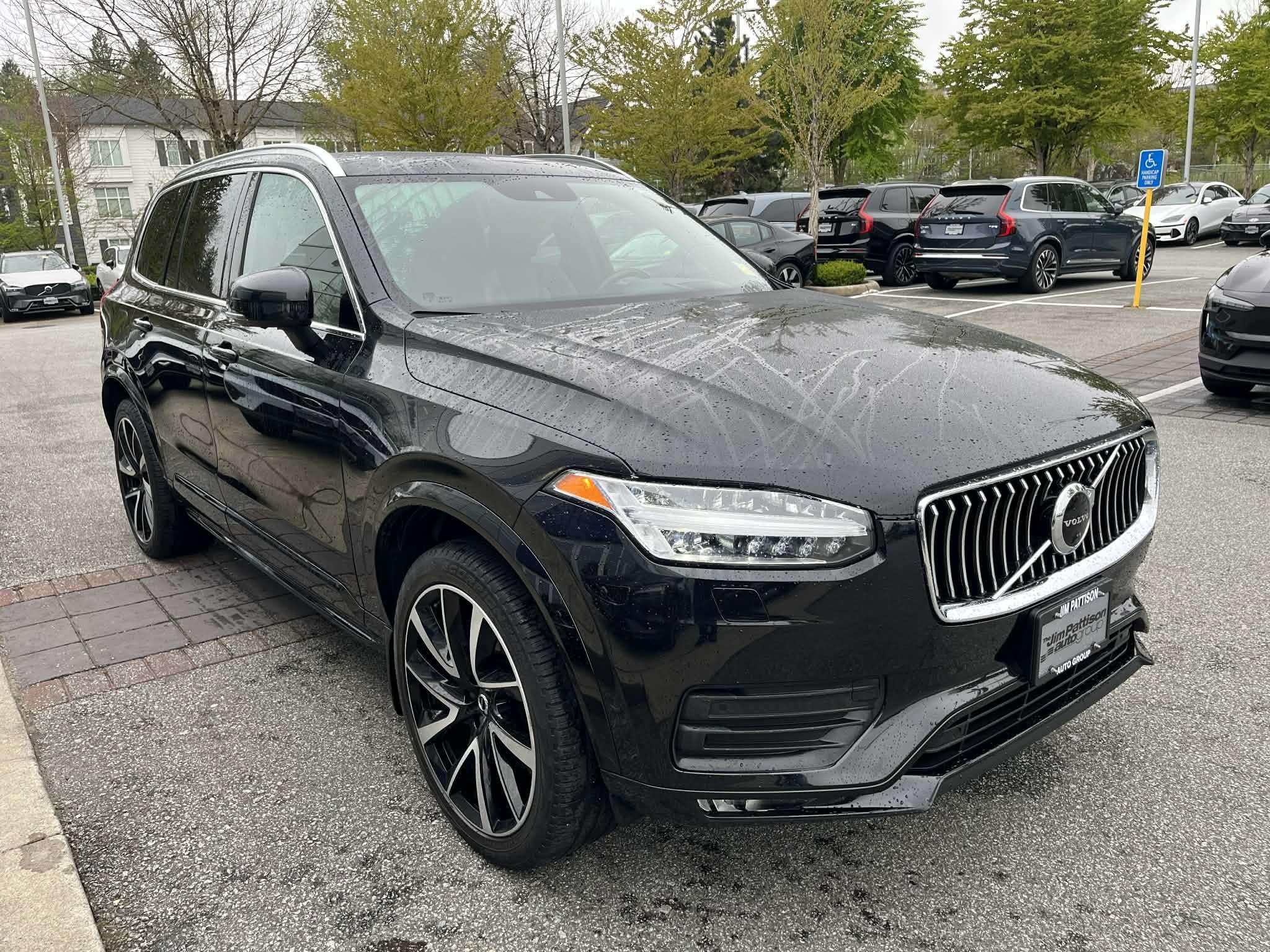 2022 Volvo XC90 T6 AWD Momentum (7-Seat) thumb 7