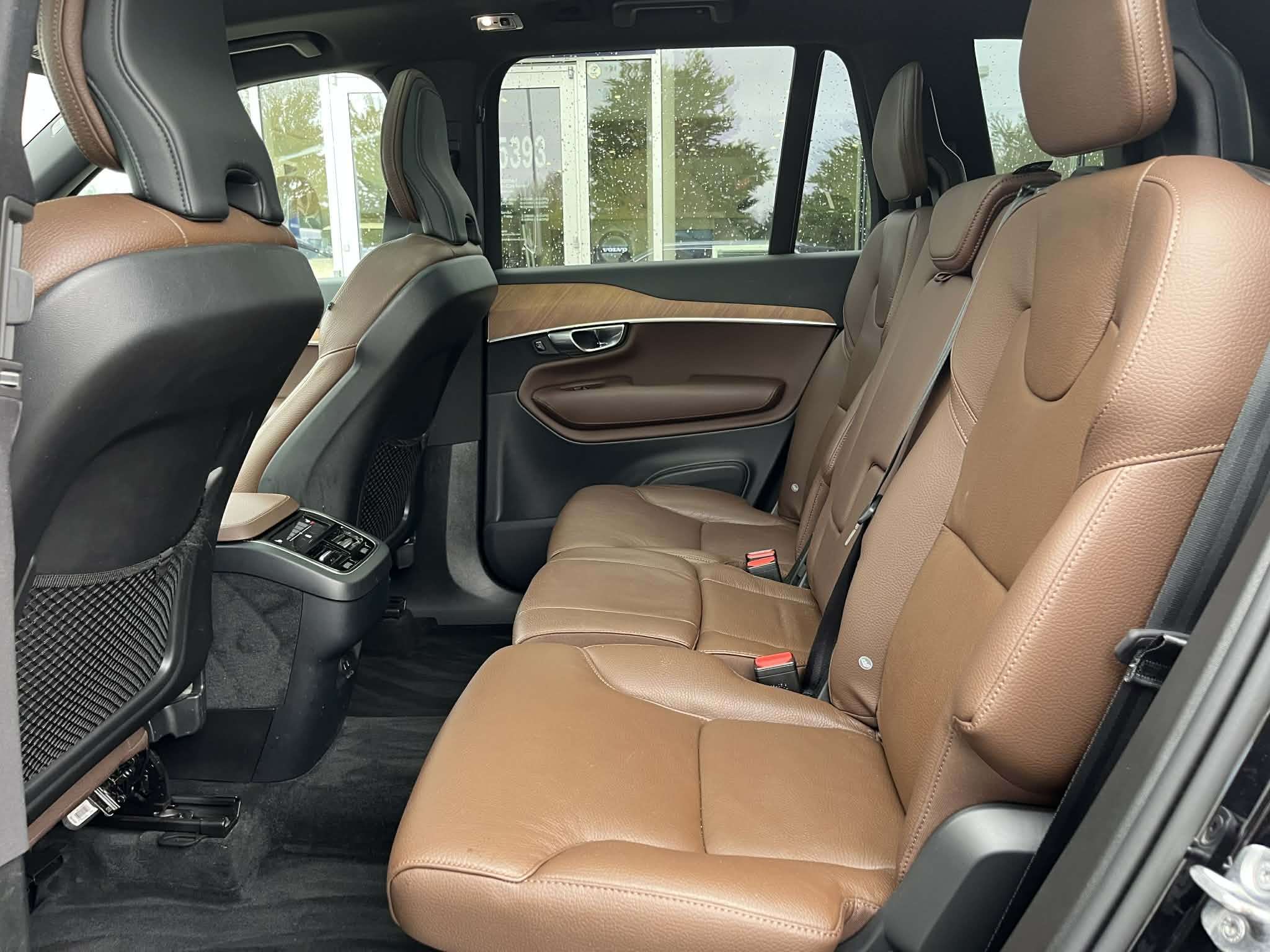 2022 Volvo XC90 T6 AWD Momentum (7-Seat) thumb 12