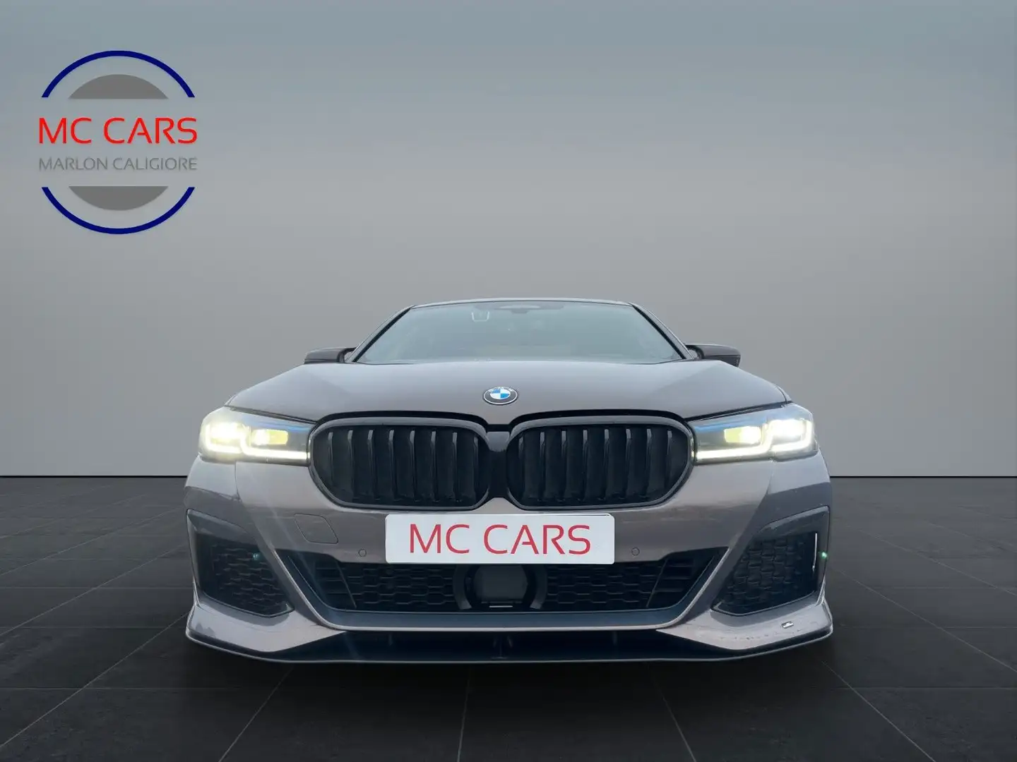 BMW 540 i xDrive M Sport/Schnitzer/1.Hand Grau - 2