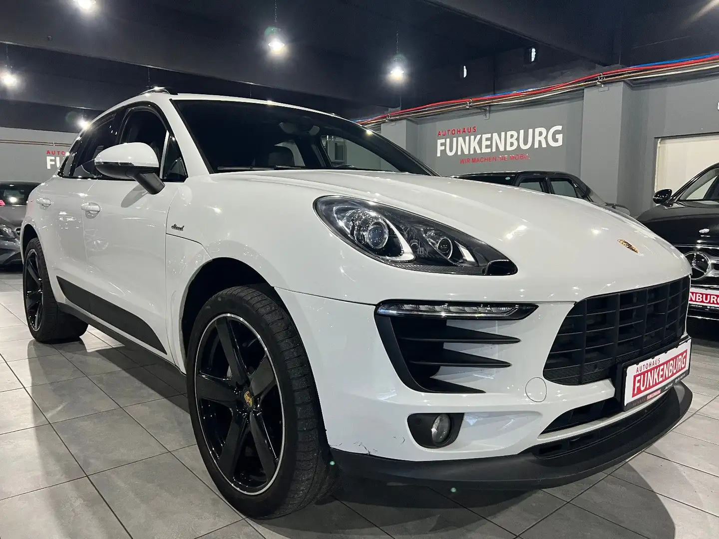 Porsche Macan S Diesel PANO/ACC/BOSE/LEDER/AUT/XENON/AHK Weiß - 1