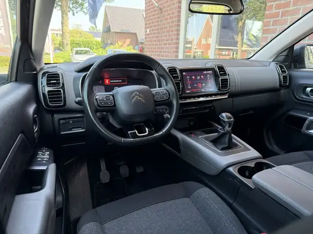 Citroen C5 Aircross view 2
