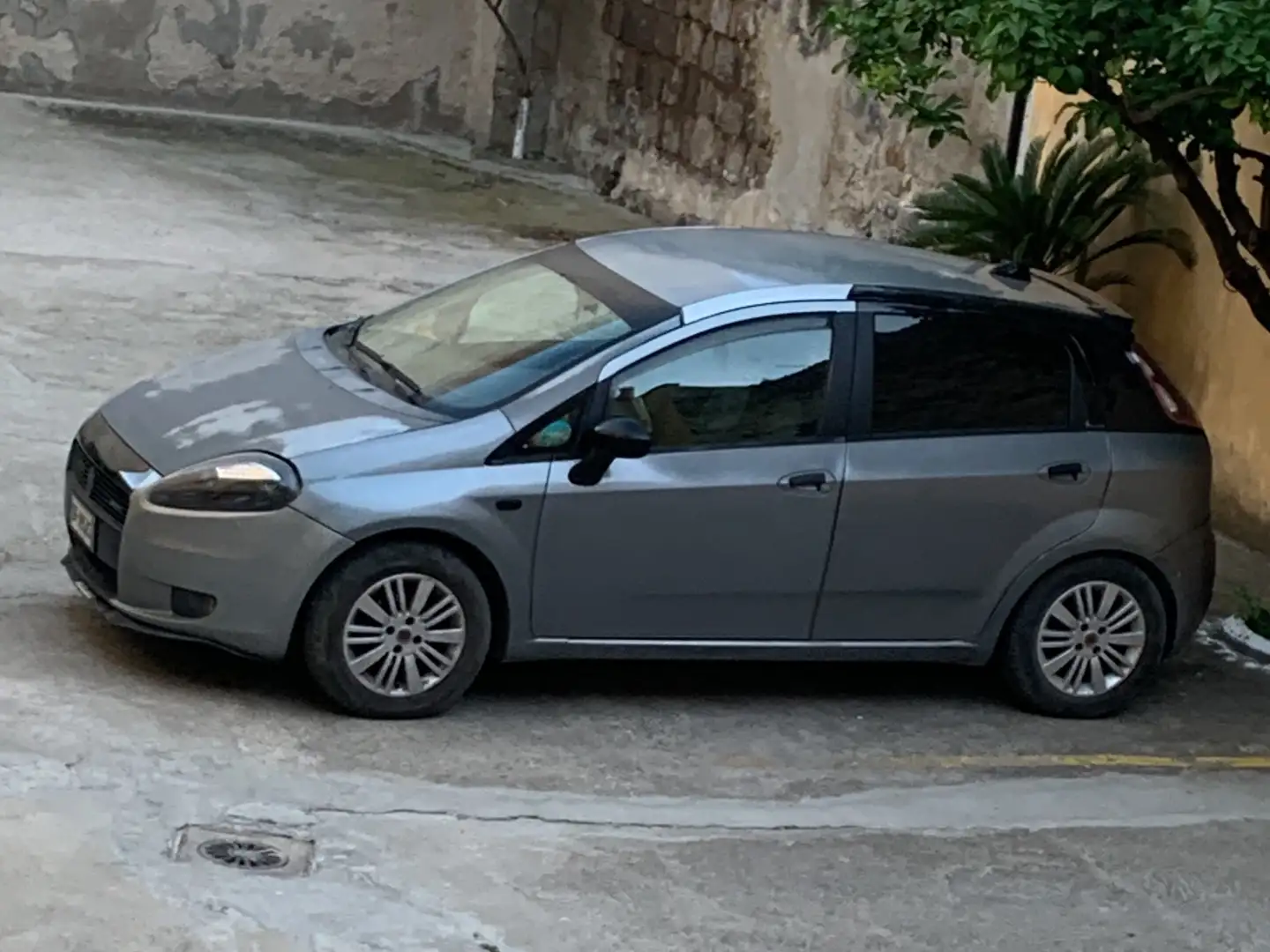 Fiat Grande Punto 5p 1.3 mjt 16v Active 75cv Grigio - 1